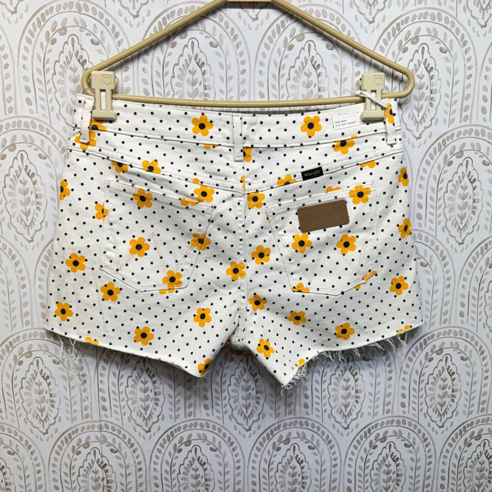 Wrangler Cut Off Shorts Womens 29 White Floral Polka Dot Mid Rise Daisy Denim - Picture 2 of 9